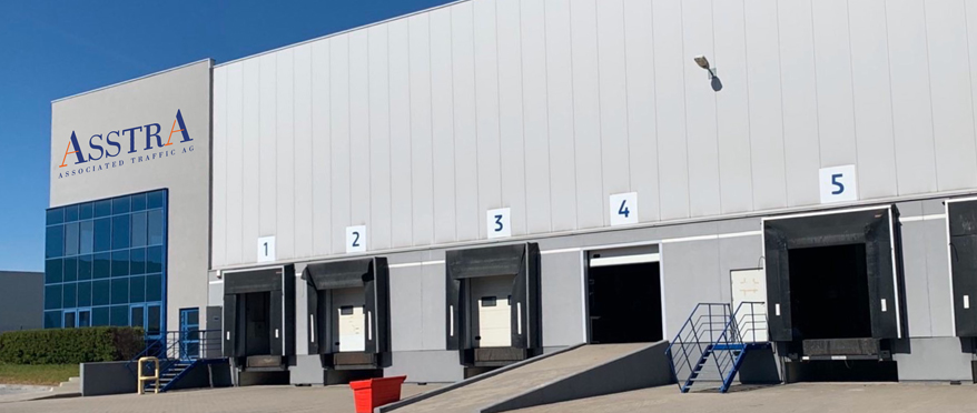 Cross-docking and end-to-end warehousing